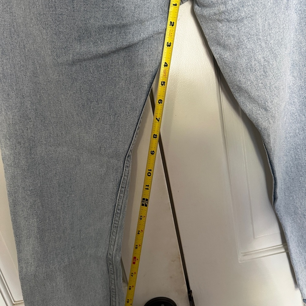 - Levi’s 512. Light wash cut off - Picture 4 of 6